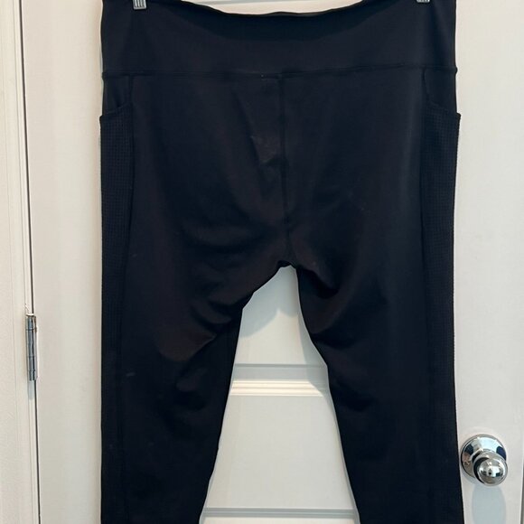 Ray Pose Capri Leggings - Picture 5 of 6